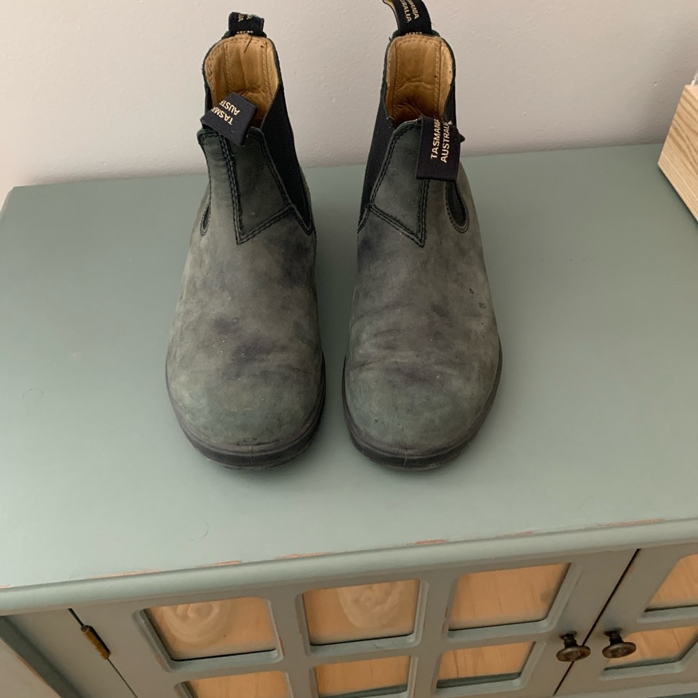 Blundstone Unisex Rustic Black Chelsea Boot AUS 5.5.  US 8.5W  USAM 6.5